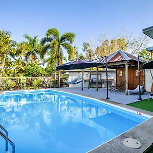 Bush Village Airlie Beach