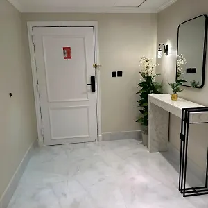 أجنحة على ساحة الحرم Medina