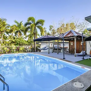 Bush Village Airlie Beach
